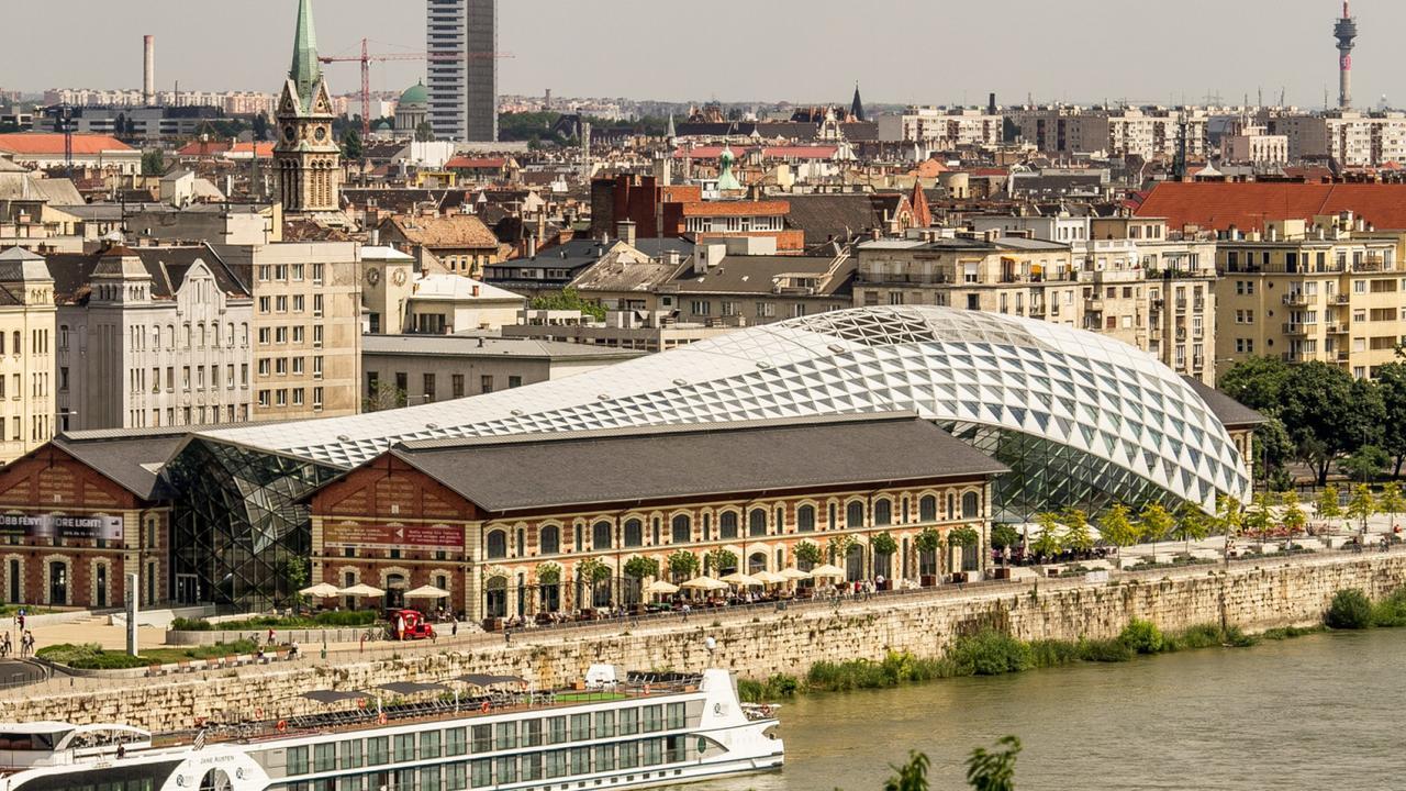 Lonyay Street * Budapesta